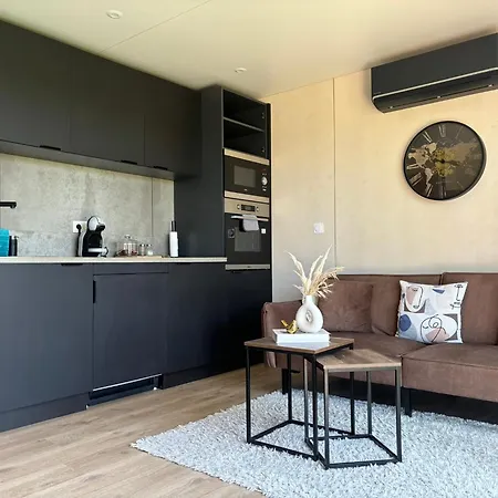 Logement Cosy Independant Avec Jardin Et Parking Cornille  Buitenkant foto
